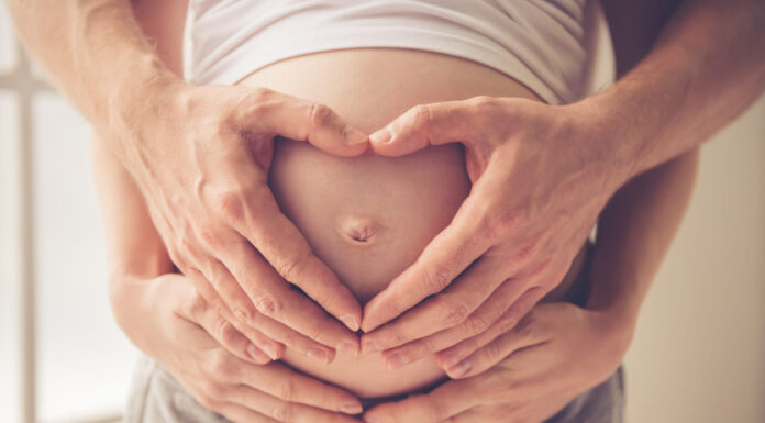 Pregătirea pentru Venirea Bebelușului: Sprijin, Educație și Îndrumare cu Centrul 9Luni și Curs Puericultură